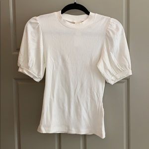 white balloon sleeve top